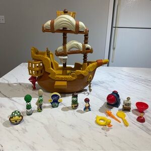 Veggie Tales Pirate‎ Ship playset and Pirates From The "Jonah" Movie 2002